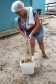 Aula prática de compostagem na Ilha do Mel