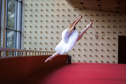 Aluna da Escola de Dança Teatro Guaíra vai representar Brasil em competição internacional