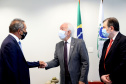 Governador em exercicio, Darci Piana, recebe o embaixador da Argentina no Brasil, Daniel Scioli e o governador da Província de Santiago del Estero, Geraldo Zamora - Curitiba, 21/02/2022