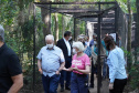 Diretores do BRDE, prefeito de Foz e parceiros visitam Parque das Aves e discutem fomento ao turismo