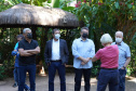 Diretores do BRDE, prefeito de Foz e parceiros visitam Parque das Aves e discutem fomento ao turismo