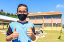 Os alunos do Colégio Estadual William Madi, de Cornélio Procópio, no Norte do Estado, finalmente têm uma escola para chamar de sua. Uma das 14 unidades que foram alvo da Operação Quadro Negro, a nova sede da escola foi entregue nesta quinta-feira (17) pelo governador Carlos Massa Ratinho Junior. 