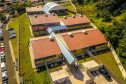 Os alunos do Colégio Estadual William Madi, de Cornélio Procópio, no Norte do Estado, finalmente têm uma escola para chamar de sua. Uma das 14 unidades que foram alvo da Operação Quadro Negro, a nova sede da escola foi entregue nesta quinta-feira (17) pelo governador Carlos Massa Ratinho Junior. 