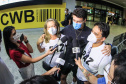 Repatriado da Ucrânia - Murilo Koefendee Maia, jogador de futebol,  com a mãe Angélica Maia e o pai  Juarez Maia - Curitiba, 11/03/2022