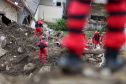 Bombeiros do Paraná concluem participação nas buscas por vítimas em Petrópolis, no Rio