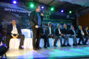 Governador entrega títulos de propriedade e confirma investimentos na Lapa