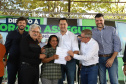 O governador Carlos Massa Ratinho Junior entregou nesta quinta-feira (12) as matrículas imobiliárias, com registro dos títulos em cartório, que regularizam a posse e o direito da moradia a 131 famílias de Ribeirão do Pinhal, no Norte Pioneiro. 