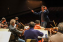 Orquestra Sinfônica do Paraná tem concertos lotados no fim de semana -  O programa Clássicos Sertanejos e o programa especial de aniversário da OSP foram apresentados nas cidades de Londrina e Maringá - 28/29/05/2022 - 