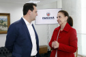 Governador do Paraná, Carlos Massa Ratinho Junior anunciou nesta quarta-feira (25), no Palácio Iguaçu, que o terminal central do município de São José dos Pinhais será incorporado à rede, permitindo um deslocamento mais ágil e econômico ao usuário. A iniciativa vai beneficiar cerca de 2,5 mil pessoas que se deslocam diariamente pelas linhas urbanas e metropolitanas e que, agora, precisarão pagar apenas uma tarifa. Participaram do anúncio o secretário-chefe da Casa Civil, prefeita da cidade, Nina Singer, Joã