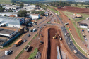 Dois novos viadutos e nove quilômetros de nova pavimentação deverão ser entregues até o final do ano, encerrando os congestionamentos e acidentes na entrada do município - 