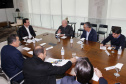 O governador Carlos Massa Ratinho Junior recebeu nesta quinta-feira (2), das mãos do arcebispo de Curitiba, dom José Antonio Peruzzo, o convite para participar da festa na Capital no dia 16 de junho.
