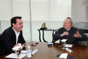 O governador Carlos Massa Ratinho Junior recebeu nesta quinta-feira (2), das mãos do arcebispo de Curitiba, dom José Antonio Peruzzo, o convite para participar da festa na Capital no dia 16 de junho.