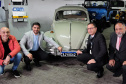 Fusca de 1965 recebe a primeira placa preta de colecionadores do Paraná