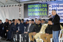 O governador Carlos Massa Ratinho Junior anunciou nesta segunda-feira (27) a contratação de 2 mil policiais militares e 400 bombeiros militares aprovados no concurso público realizado pela Secretaria da Segurança Pública no ano passado, além de 250 veículos, 88 motos e seis embarcações. Ele também também convocou 150 delegados, 200 investigadores, 50 papiloscopistas e 24 escrivães que vão compor os quadros da Polícia Civil do Paraná. O anúncio foi feito na cerimônia na Academia Policial Militar do Guatupê, 