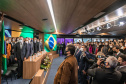 A Secretaria de Estado da Educação e do Esporte (Seed-PR) assinou nesta quinta-feira (2) um acordo de cooperação técnica e científica com o Tribunal de Contas do Estado Paraná (TCE-PR) para capacitar estudantes e professores dos colégios estaduais no controle social sobre a administração pública, formando cidadãos mais conscientes. 