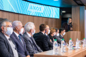 A Secretaria de Estado da Educação e do Esporte (Seed-PR) assinou nesta quinta-feira (2) um acordo de cooperação técnica e científica com o Tribunal de Contas do Estado Paraná (TCE-PR) para capacitar estudantes e professores dos colégios estaduais no controle social sobre a administração pública, formando cidadãos mais conscientes. 