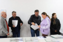 Famílias de Mandirituba recebem documentos para regularizar propriedades