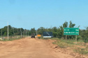 Trecho não pavimentado de rodovia em Loanda recebe serviços de conservação