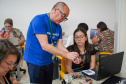 Professores fundamentais na expansão da robótica participam de oficinas em evento de formação
