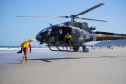 Alunos do curso de guarda-vidas fazem treinamento com apoio do helicóptero do BPMOA