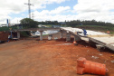 bloqueios na obra da passarela do Santuário São Miguel Arcanjo, em Bandeirantes.