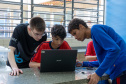 Estado investe em tecnologia e eleva desempenho dos estudantes