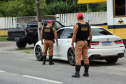 PM prende casal e apreende adolescentes por tráfico de drogas no Litoral