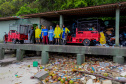 Estado reforça limpeza e coleta de lixo na Ilha do Mel durante a alta temporada
