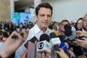 O governador Carlos Massa Ratinho Junior assinou nesta sexta-feira (3) o repasse de R$ 99,5 milhões para investimentos em diversas áreas da saúde do município de Curitiba. 