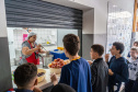 Merendeira venezuelana faz sucesso no comando da cozinha de escola da rede estadual