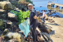 Portos do Paraná comanda mutirão de limpeza de resíduos sólidos na ilha de Eufrasina