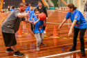 Ginásio do Tarumã oferece atividades de iniciação esportiva gratuitas para crianças e adolescentes