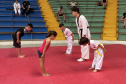Ginásio do Tarumã oferece atividades de iniciação esportiva gratuitas para crianças e adolescentes