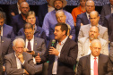 Curitiba, 04 de março de 2023 - O governador Carlos Massa Ratinho Junior, ao lado dos deputados estaduais, anunciou investimento R$ 500 milhões para a pavimentação asfáltica em cidades com até até 7 mil habitantes.