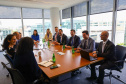 O governador Carlos Massa Ratinho Junior se reuniu nesta sexta-feira (12) com representantes do Banco Mundial nos Estados Unidos. O encontro marcou o encerramento da passagem da comitiva liderada por ele a Nova York e Washington. 