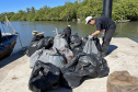 2º mutirão de limpeza de manguezais organizado pela Portos do Paraná retira quase 2,5 toneladas do entorno de Antonina