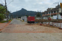 Com o avanço das obras da recuperação da Orla de Matinhos para pontos mais centrais da cidade, o Instituto Água e Terra (IAT) reforça o pedido para que moradores e turistas sigam atentos aos avisos de segurança, evitando acidentes.