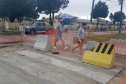 Com o avanço das obras da recuperação da Orla de Matinhos para pontos mais centrais da cidade, o Instituto Água e Terra (IAT) reforça o pedido para que moradores e turistas sigam atentos aos avisos de segurança, evitando acidentes.