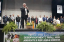 Secretário Norberto Ortigara e prefeito de Dois Vizinhos, Luiz Carlos Turatto, em evento sobre gripe aviária