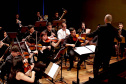 Compositor curitibano, Gabriel Hermes estreia sua segunda sinfonia com a Orquestra Novva de Curitiba
