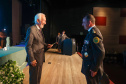 O governador em exercício Darci Piana participou nesta segunda (24) no Museu Oscar Niemeyer, em Curitiba, da formatura de 35 oficiais da Polícia Militar e do Corpo de Bombeiros no Curso Superior de Polícia