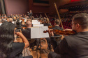 Alunos de escolas públicas assistem concerto cívico da orquestra sinfônica do Paraná