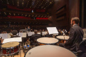 Alunos de escolas públicas assistem concerto cívico da orquestra sinfônica do Paraná
