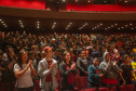 Alunos de escolas públicas assistem concerto cívico da orquestra sinfônica do Paraná