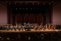 Alunos de escolas públicas assistem concerto cívico da orquestra sinfônica do Paraná