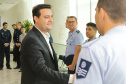 Curitiba, 24 de outubro de 2023 - O governador Carlos Massa Ratinho Jr., recebe em seu gabinete a visita de representantes do Cindacta II e concede Medalha de Honra da Casa Militar para oficiais.