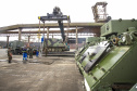 Porto de Paranaguá recebe 30 unidades de blindados para o Exército Brasileiro