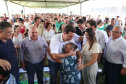 Governador entrega rede de esgoto, centro de convivência e moradias em Leópolis