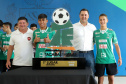 Conquista inédita: governador recebe jovens paranaenses que levantaram a Taça das Favelas