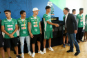 Conquista inédita: governador recebe jovens paranaenses que levantaram a Taça das Favelas